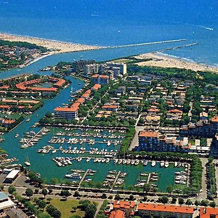 Lovely Flat With Terrace 350m From The Sea-beahost * Caorle