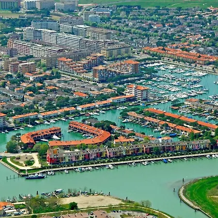 Lovely Flat With Terrace 350m From The Sea-beahost