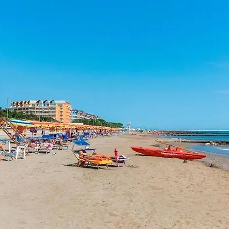 Lovely Flat With Terrace 350m From The Sea-beahost Apartment *