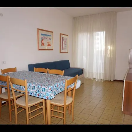 Lovely Flat With Terrace 350m From The Sea-beahost