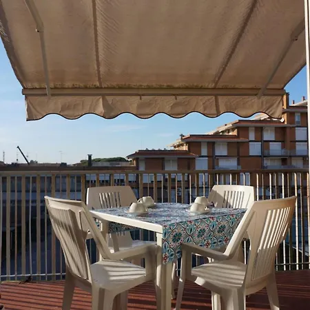 Lovely Flat With Terrace 350m From The Sea-beahost Apartment
