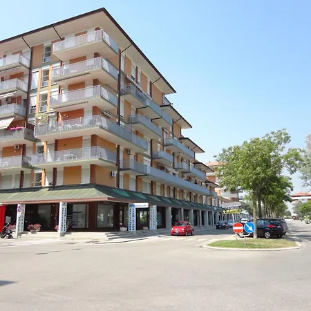 Flat With Balcony 370mt From The Sea كاوْرلي