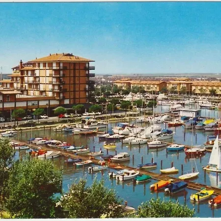 شقة Flat With Balcony 370mt From The Sea كاوْرلي