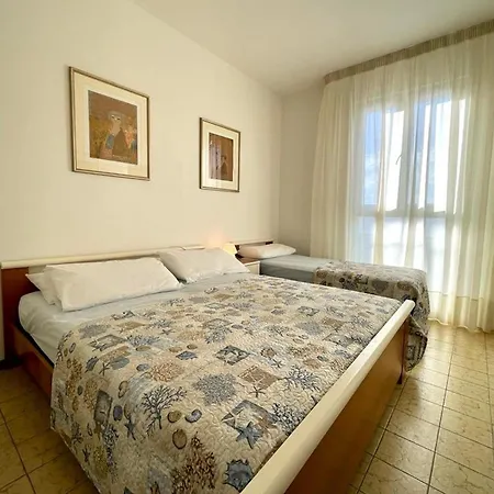 Flat With Balcony 370mt From The Sea شقة *